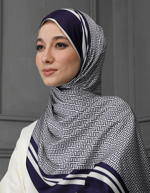 ITZY SHAWL (NAVY BLUE)